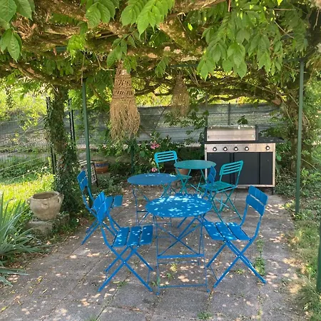 6 Pers Entre Lacs Et Montagnes - Piscine Et Jardin Appartement