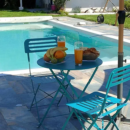 Appartement 6 Pers Entre Lacs Et Montagnes - Piscine Et Jardin *