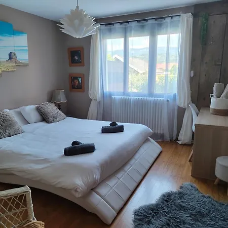 6 Pers Entre Lacs Et Montagnes - Piscine Et Jardin